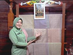 Persit KCK Daerah XII/Tpr Perkuat Identitas Budaya Lewat Pengembangan Tenun Sidan
