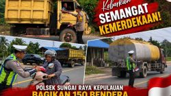 Kobarkan Semangat Kemerdekaan, Polsek Sungai Raya Kepulauan Bagikan 150 Bendera Merah Putih